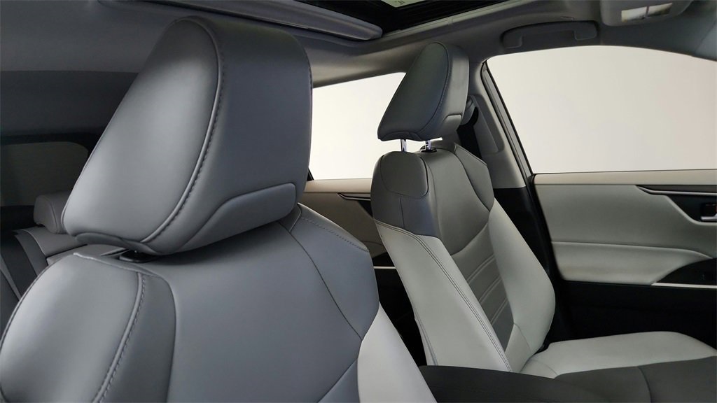 2024 Toyota RAV4 XLE Premium photo 8