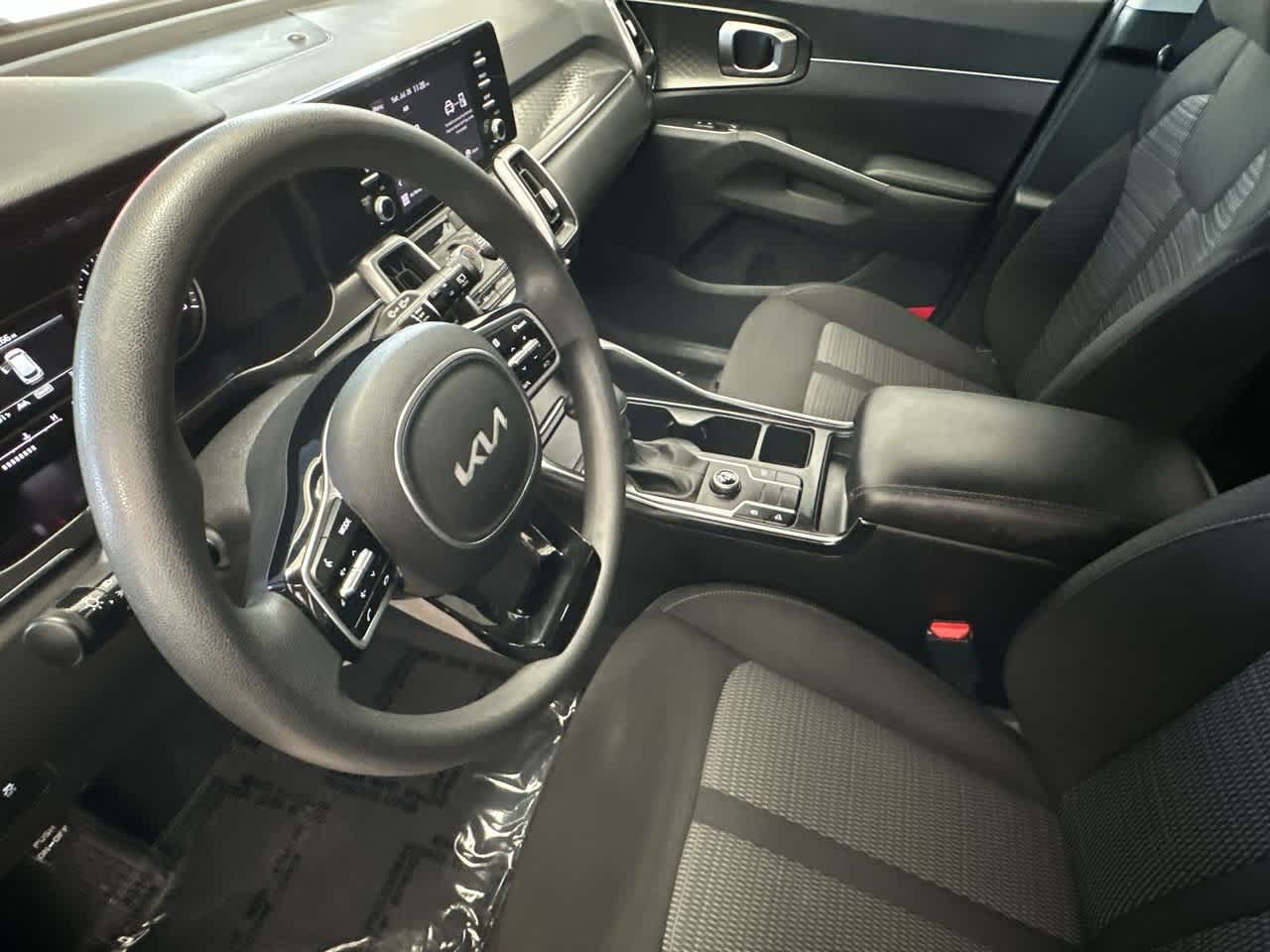 2023 Kia Sorento LX photo 12