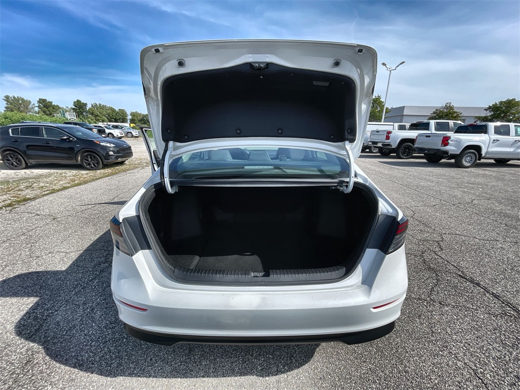 2023 Honda Accord LX photo 18