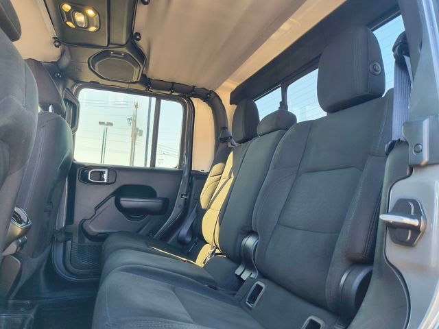 2020 Jeep Gladiator Sport photo 16