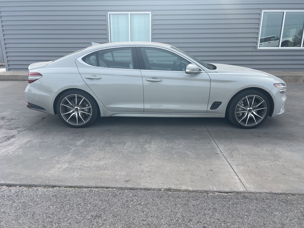 2025 Genesis G70 2.5T Sport Prestige photo 4