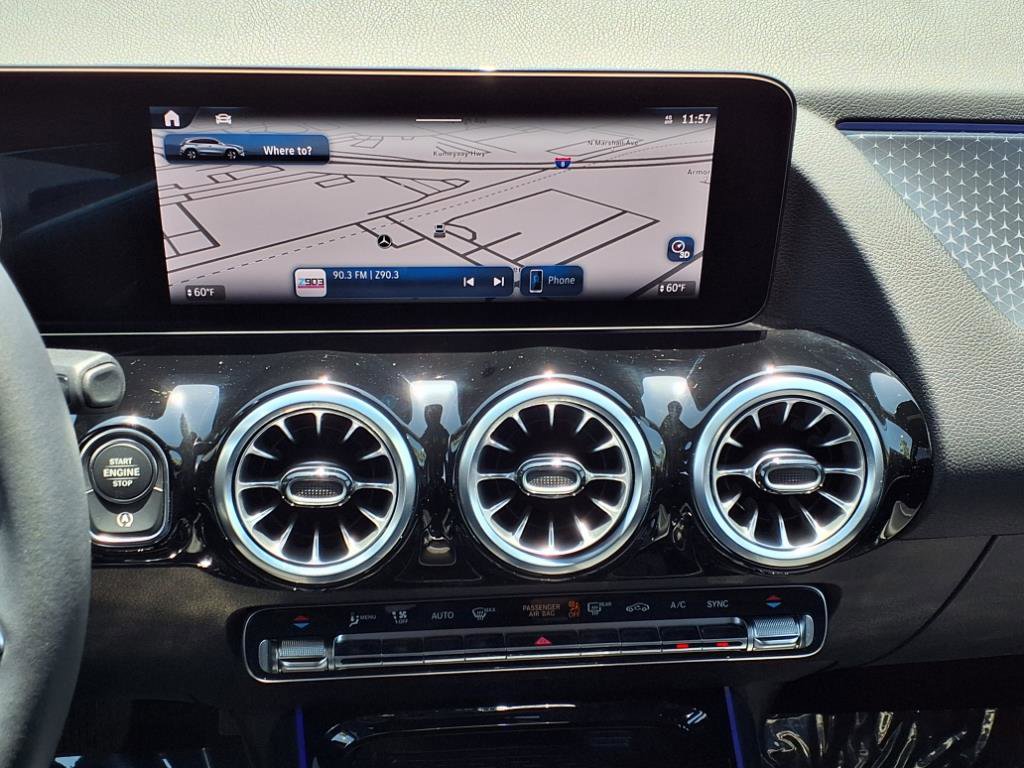 2025 Mercedes Benz GLA 250 photo 4