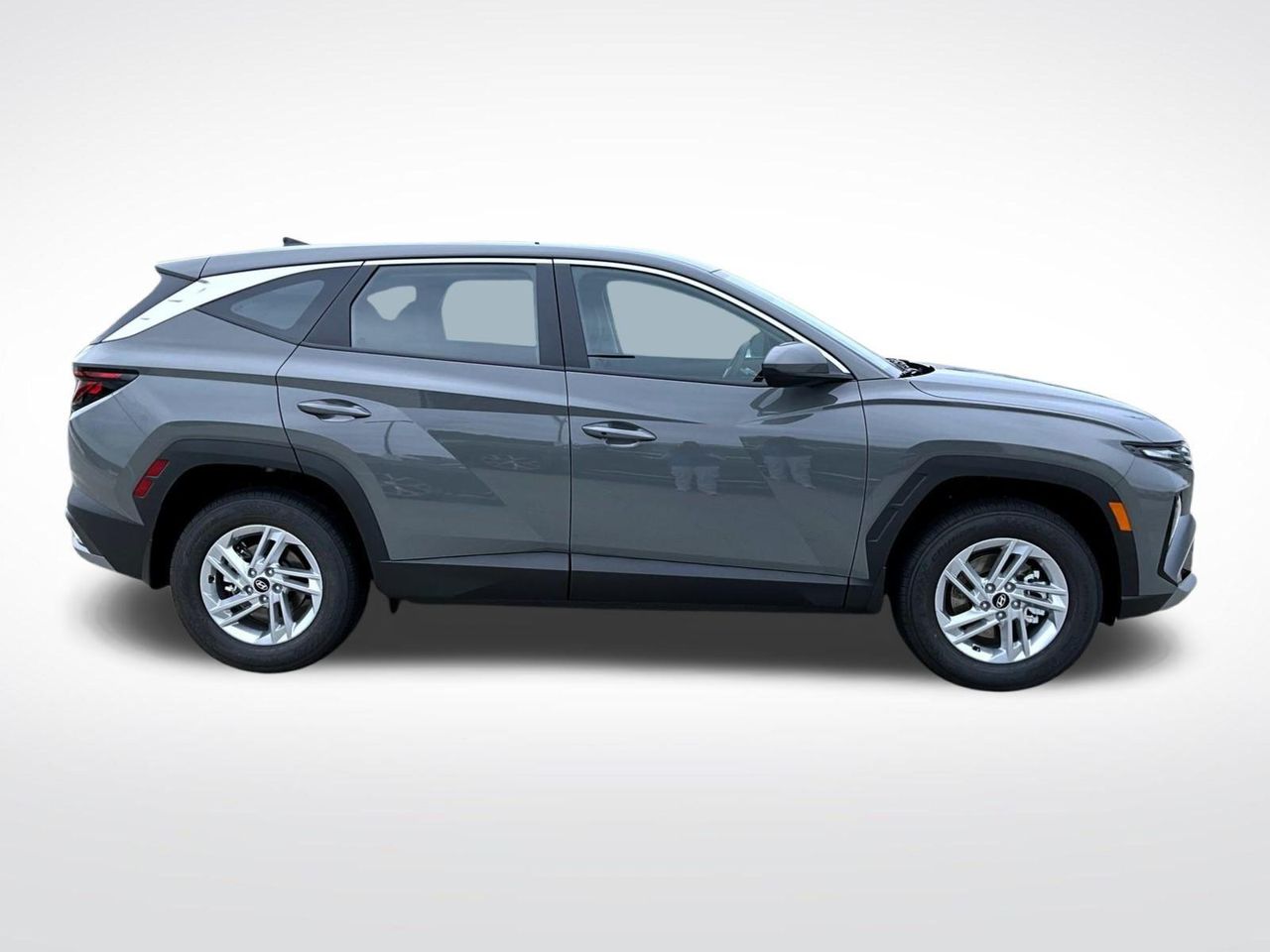 2025 Hyundai Tucson SE photo 4