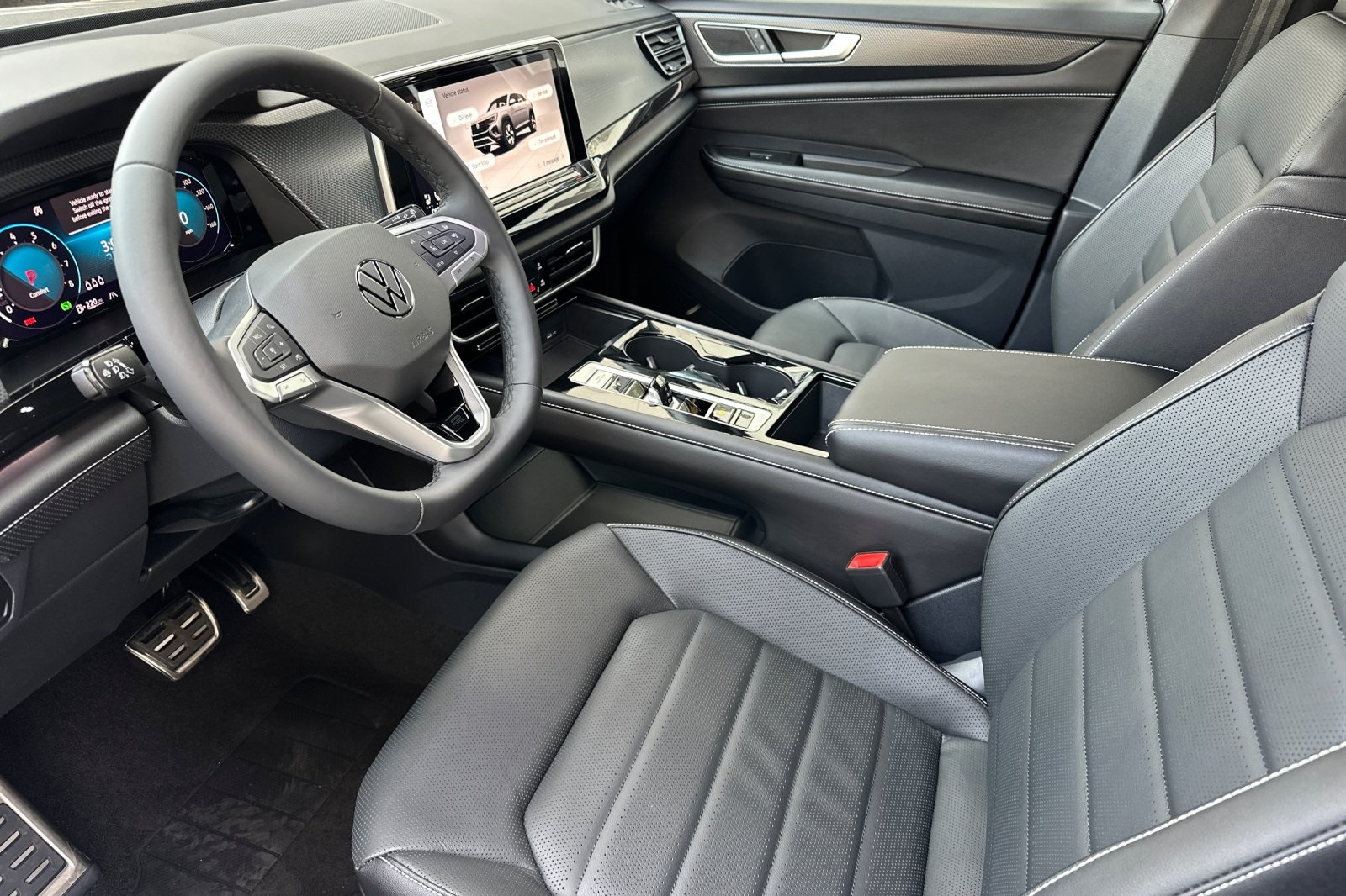 2025 Volkswagen Atlas Cross Sport SEL R-Line photo 7