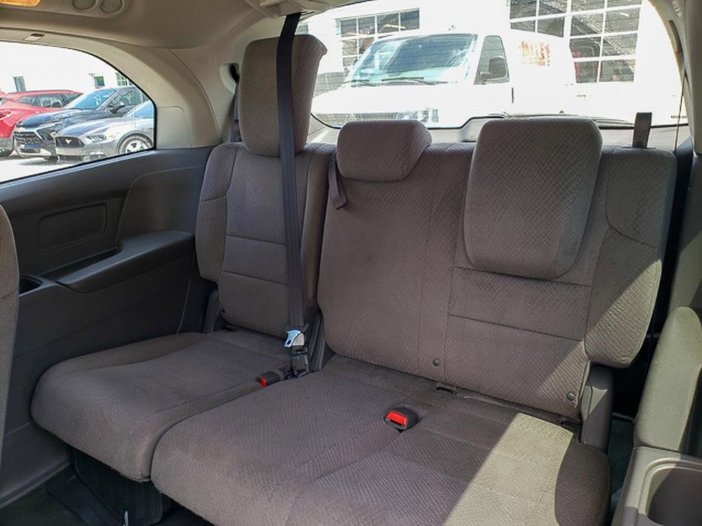2016 Honda Odyssey LX photo 21