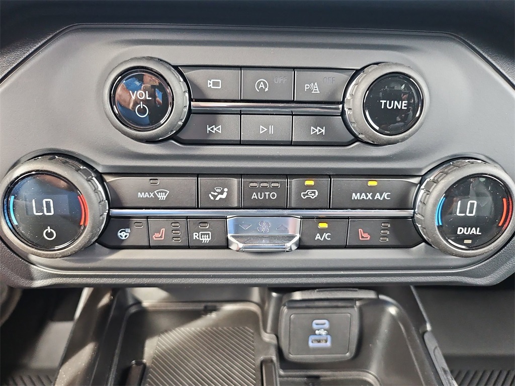 2025 Ford Bronco Outer Banks photo 34