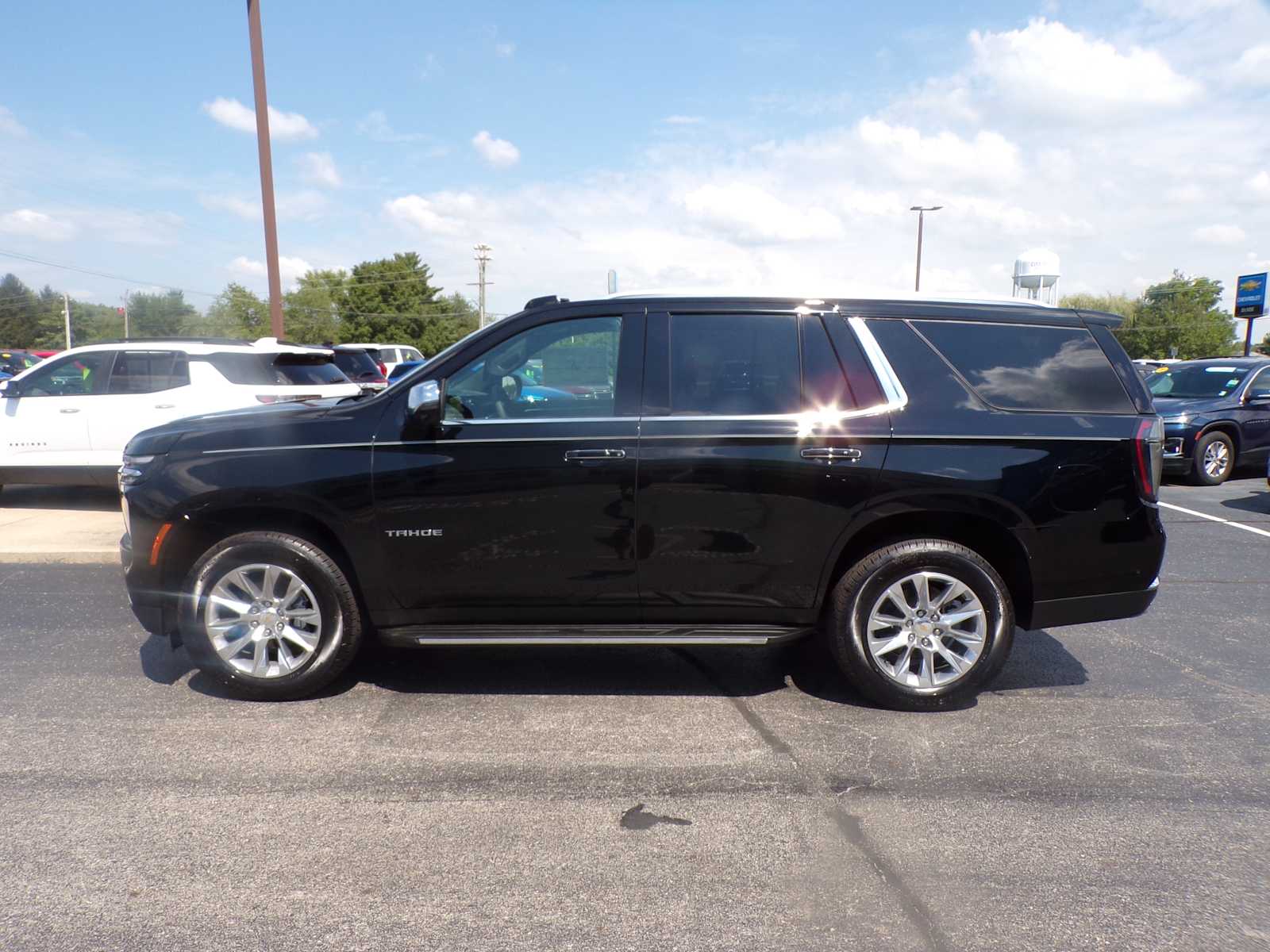 2025 Chevrolet Tahoe Premier photo 3