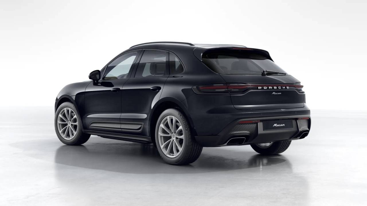 2026 Porsche Macan T photo 2