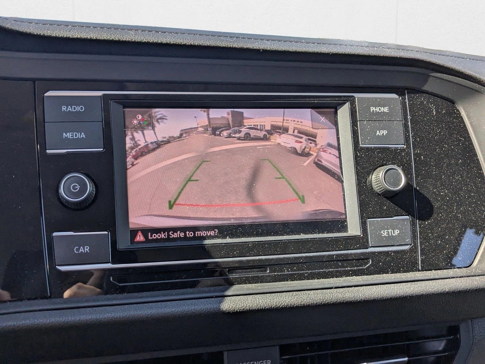 2019 Volkswagen Jetta SE R-Line photo 12