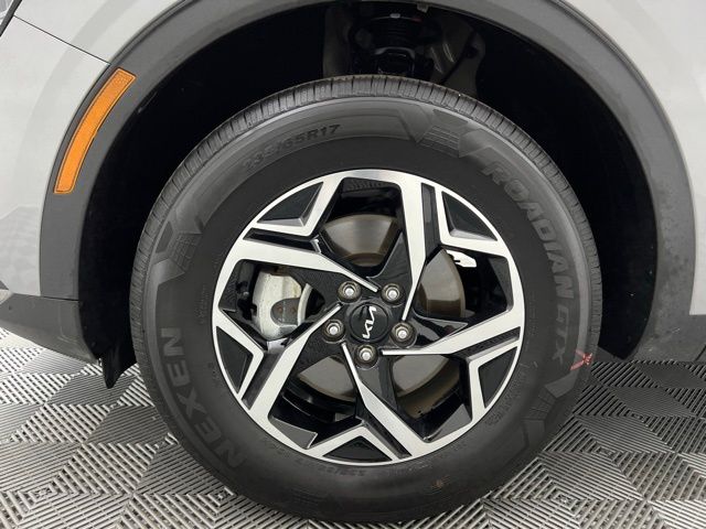 2024 Kia Sportage LX photo 35