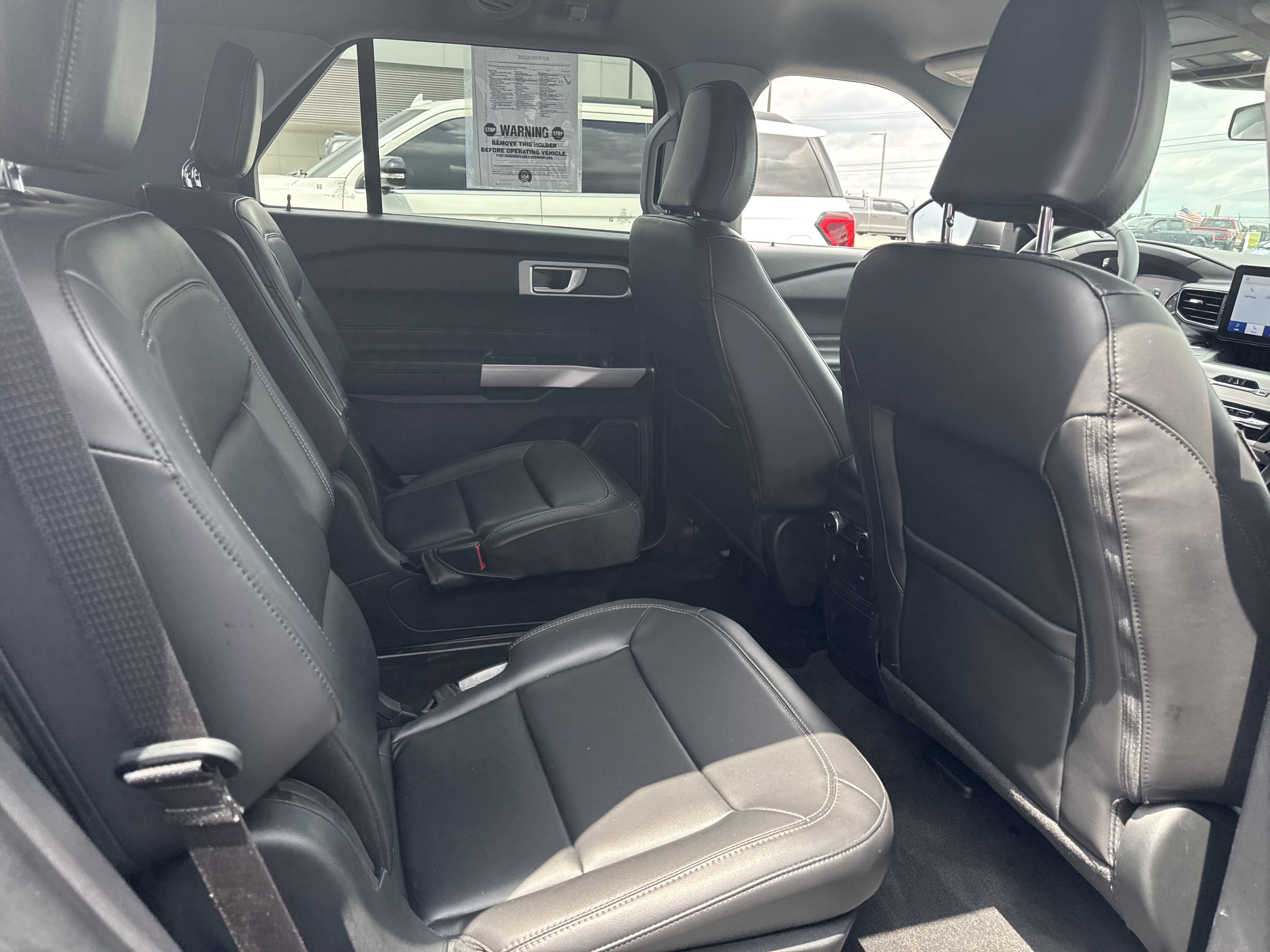 2022 Ford Explorer XLT photo 3
