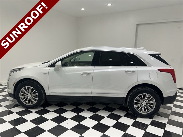 2017 Cadillac XT5 Luxury photo 2