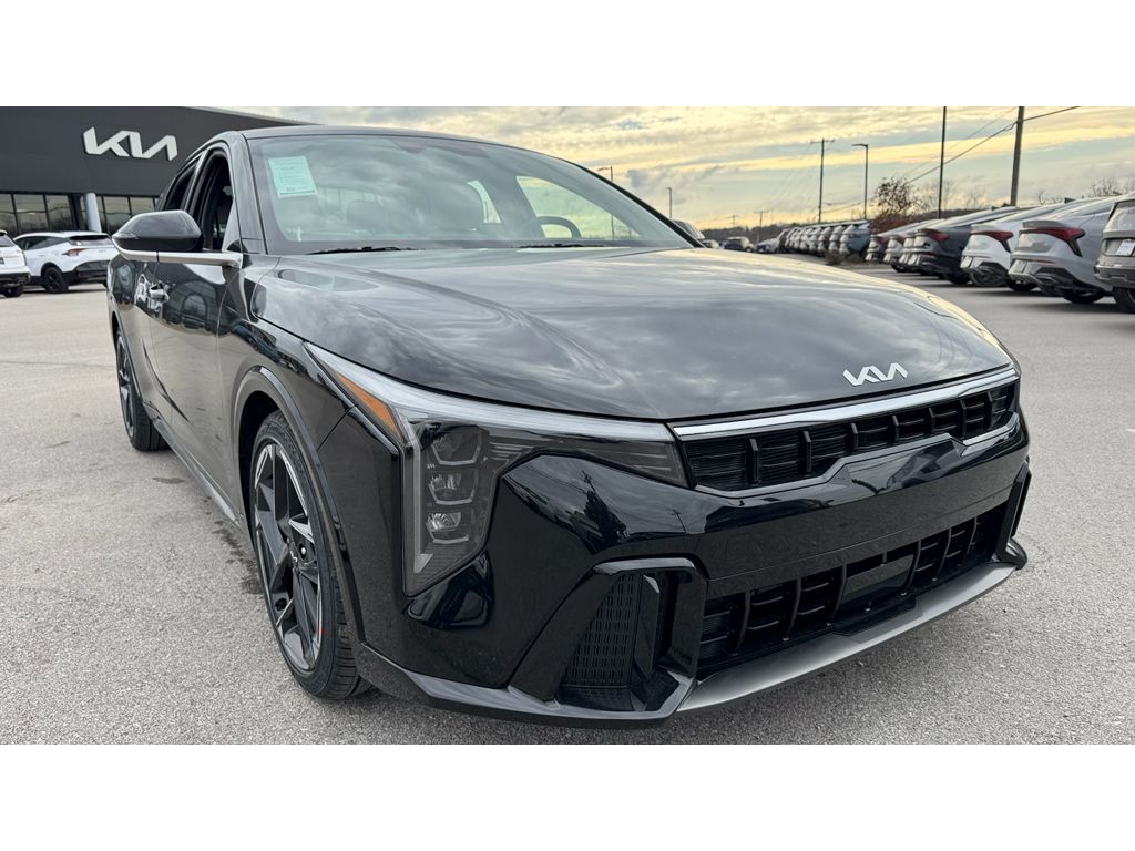 2025 Kia K4 GT-Line's photo