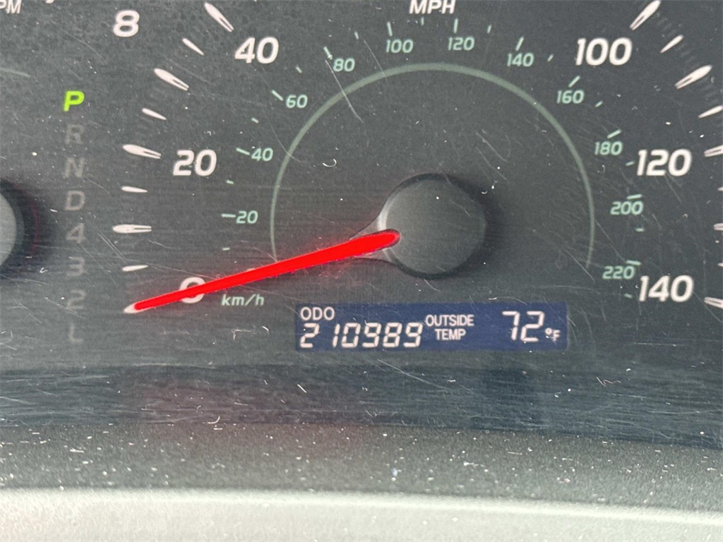 2008 Toyota Camry LE photo 26