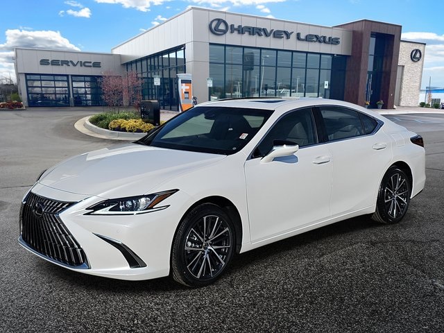 2025 Lexus ES 350's photo
