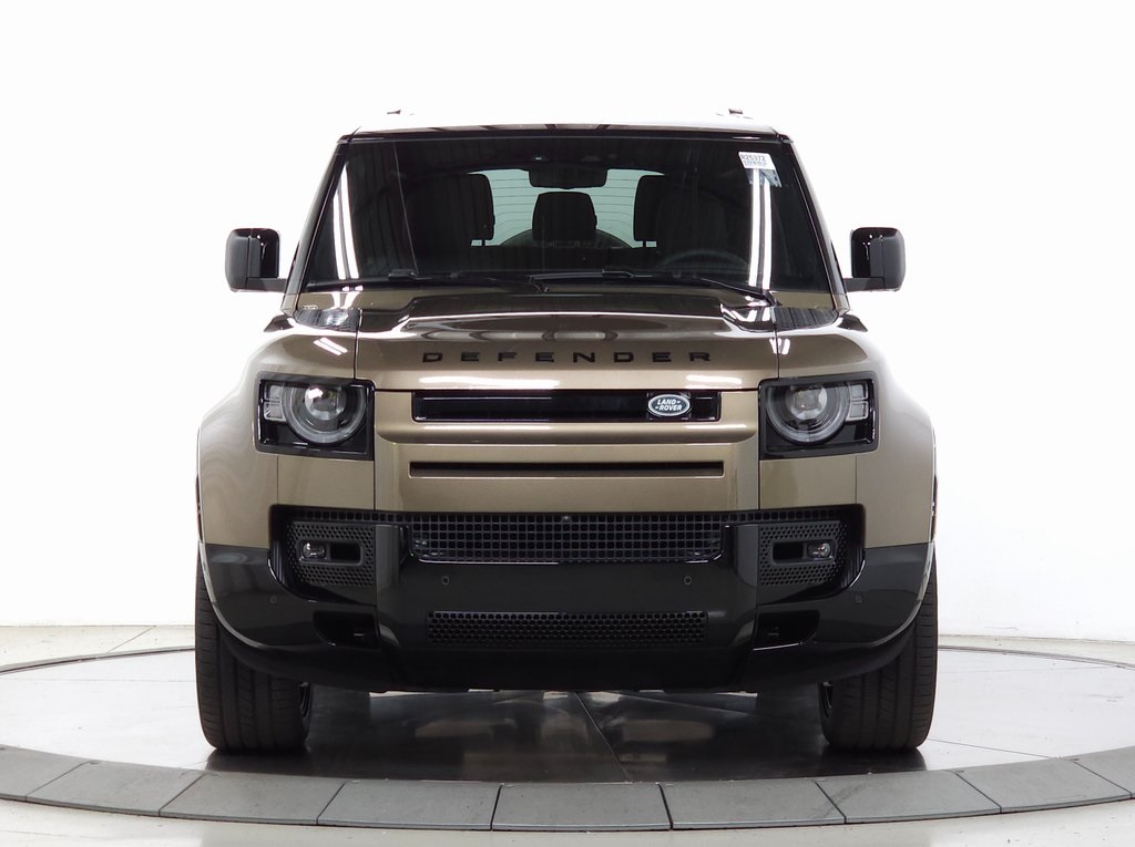 2025 LAND ROVER DEFENDER - Image 9