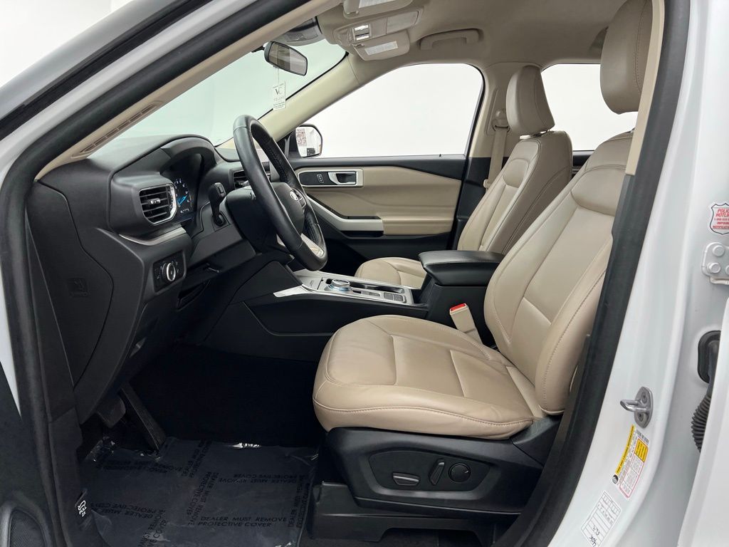 2023 Ford Explorer XLT photo 8