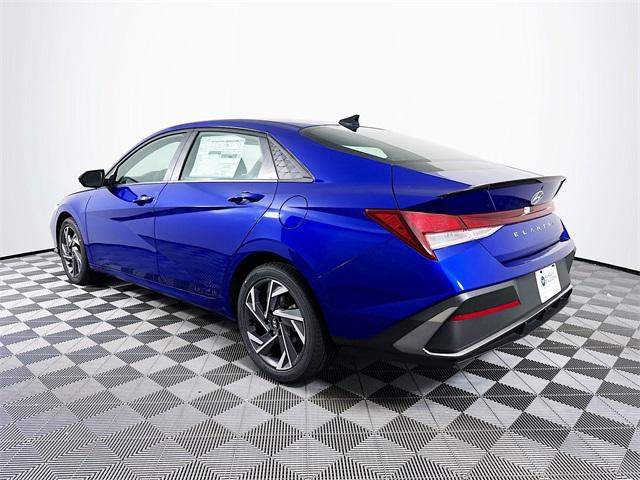 2025 Hyundai Elantra SEL Sport photo 3