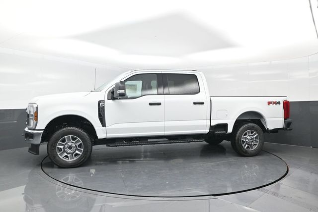 2025 Ford F-350 XLT photo 4