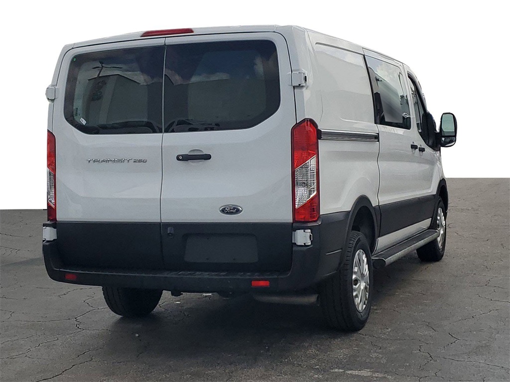 2023 Ford Transit photo 4