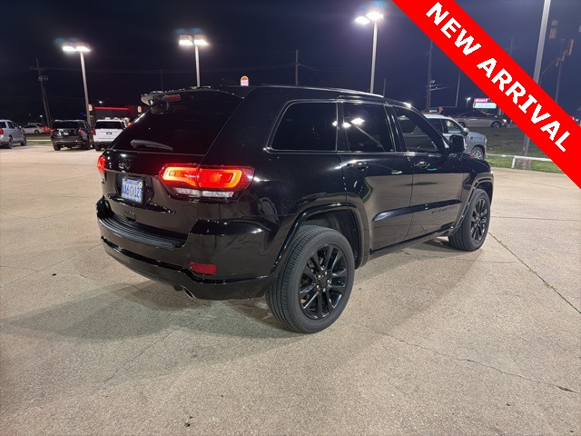 2021 Jeep Grand Cherokee Laredo X photo 2