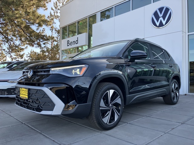 2025 Volkswagen Taos SE photo 5