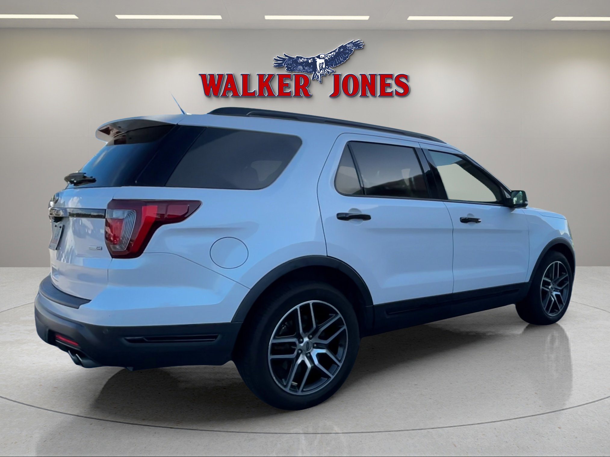 2019 Ford Explorer Sport photo 3