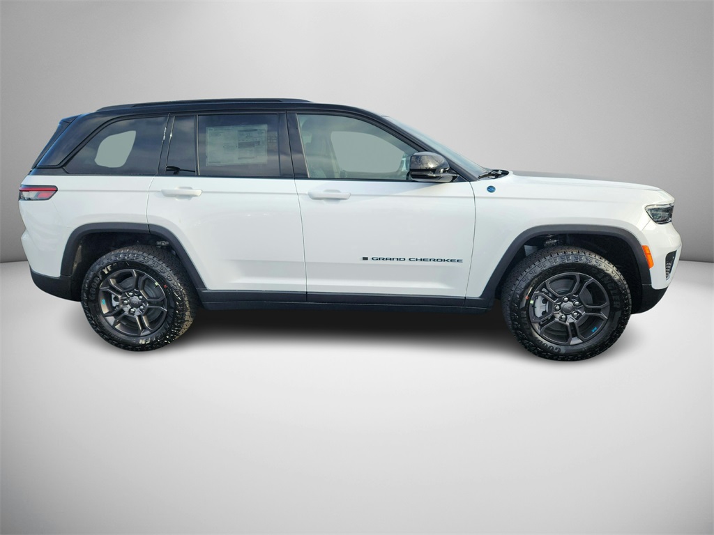 2024 Jeep Cherokee Trailhawk 4xe photo 2