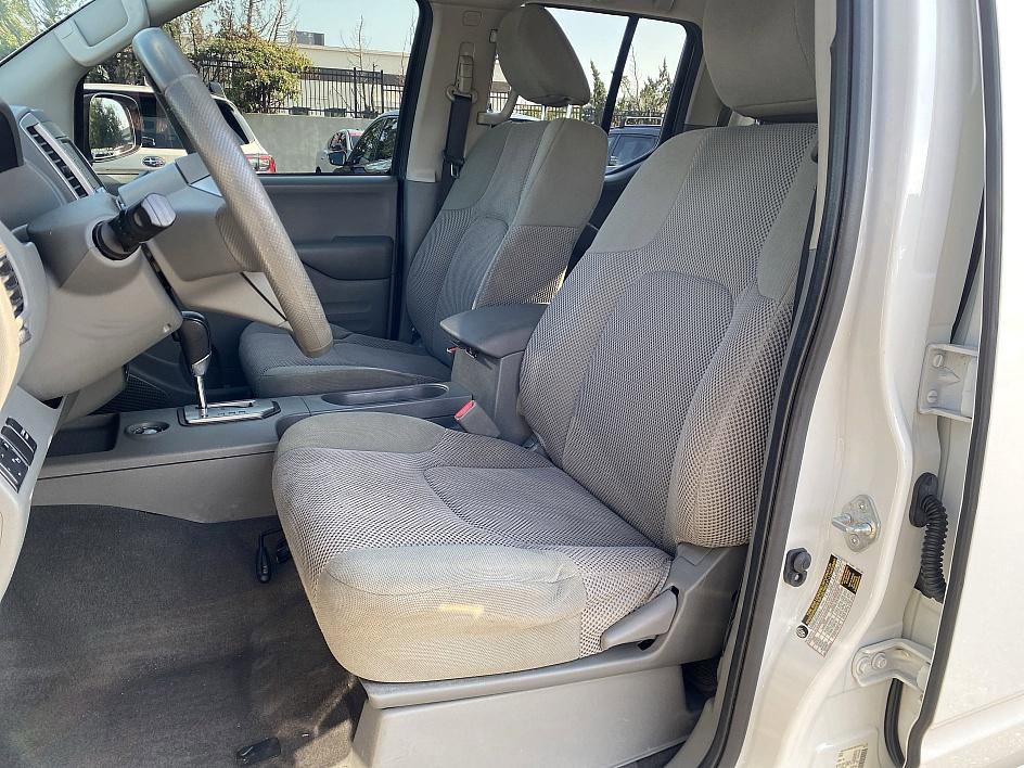 2021 Nissan Frontier SV photo 13