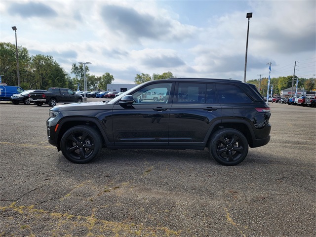 2022 Jeep Grand Cherokee Altitude photo 8