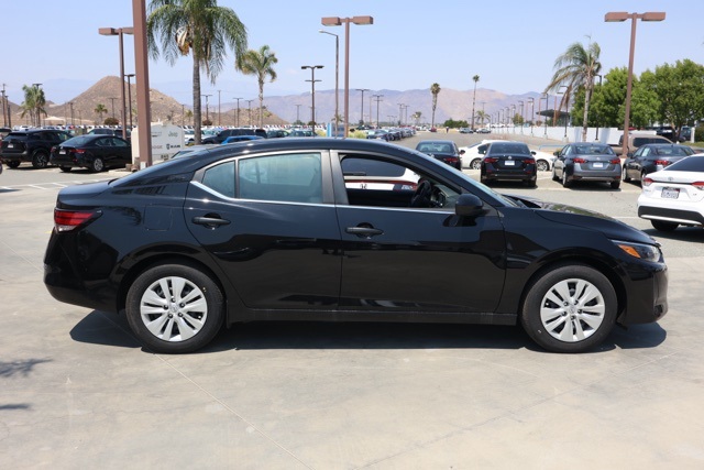 2025 Nissan Sentra S photo 2