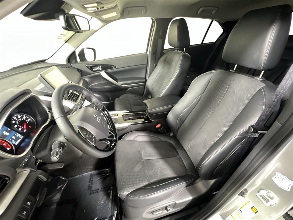 2025 Mitsubishi Eclipse Cross SE photo 12