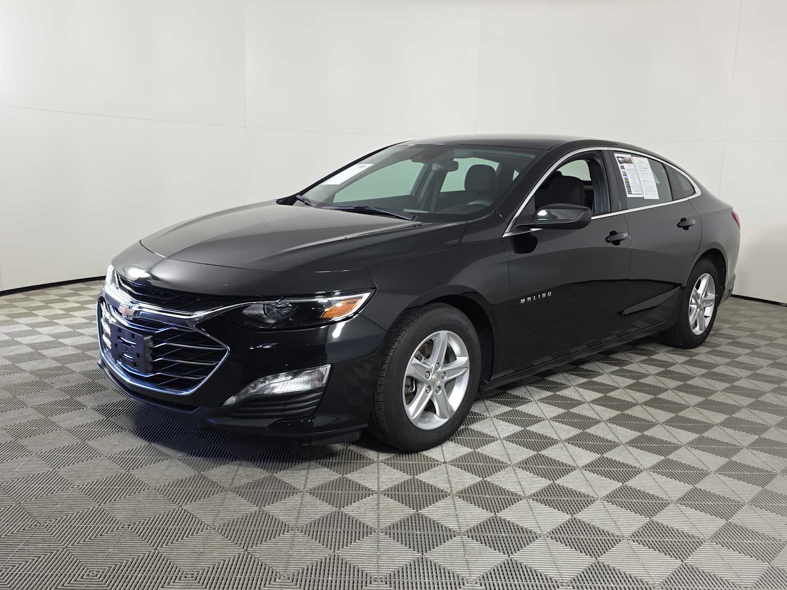 2024 Chevrolet Malibu 1LT photo 3