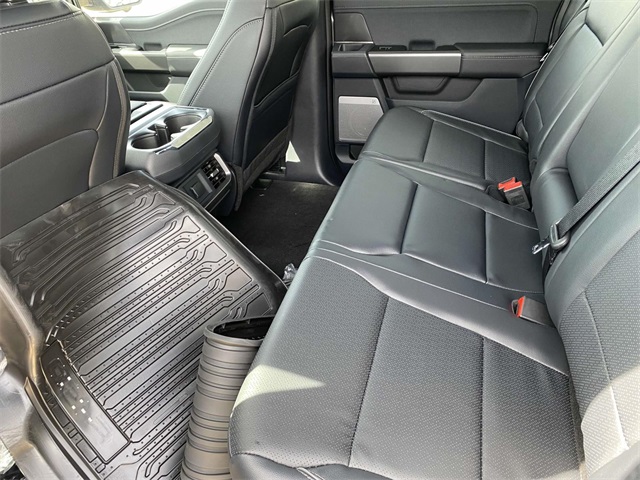 2025 Ford F-150 Lariat photo 10