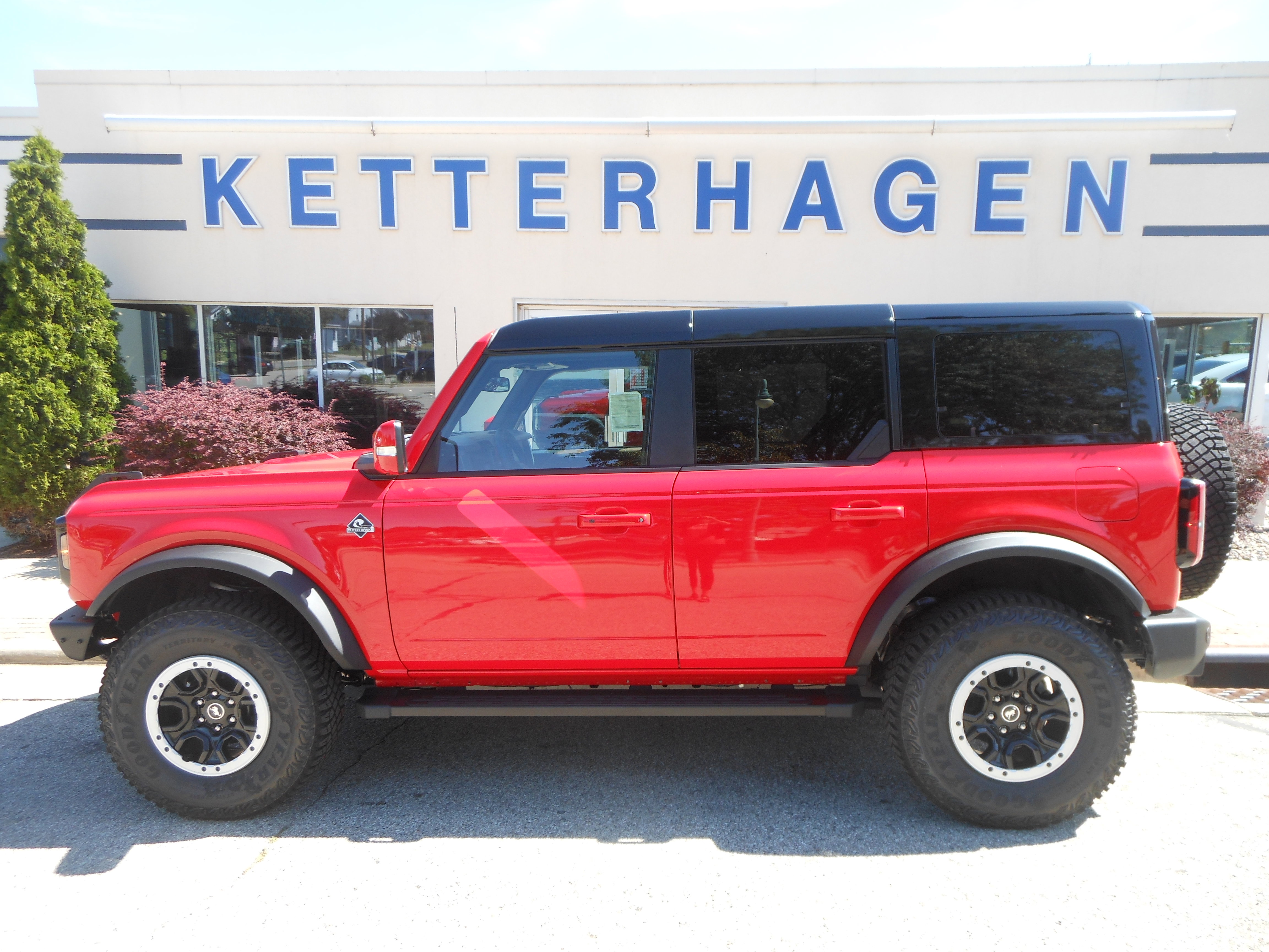 2024 Ford Bronco 4-Door Outer Banks's photo