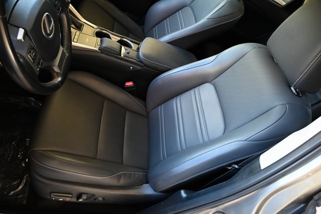 2019 Lexus NX 300h Luxury photo 12