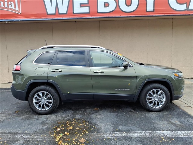 2021 Jeep Cherokee Latitude Lux photo 2