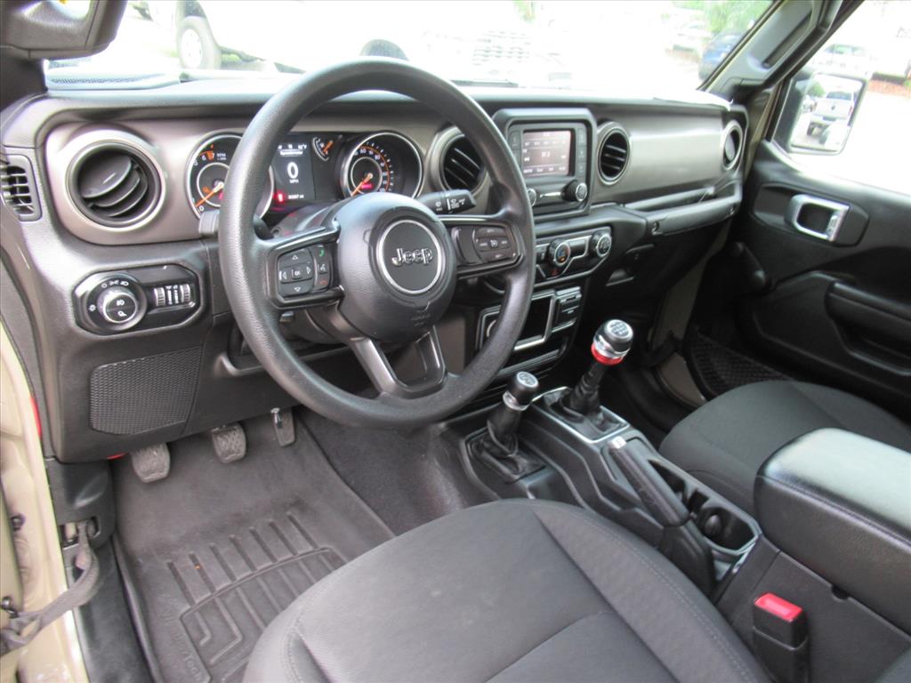 2020 Jeep Gladiator Sport photo 17