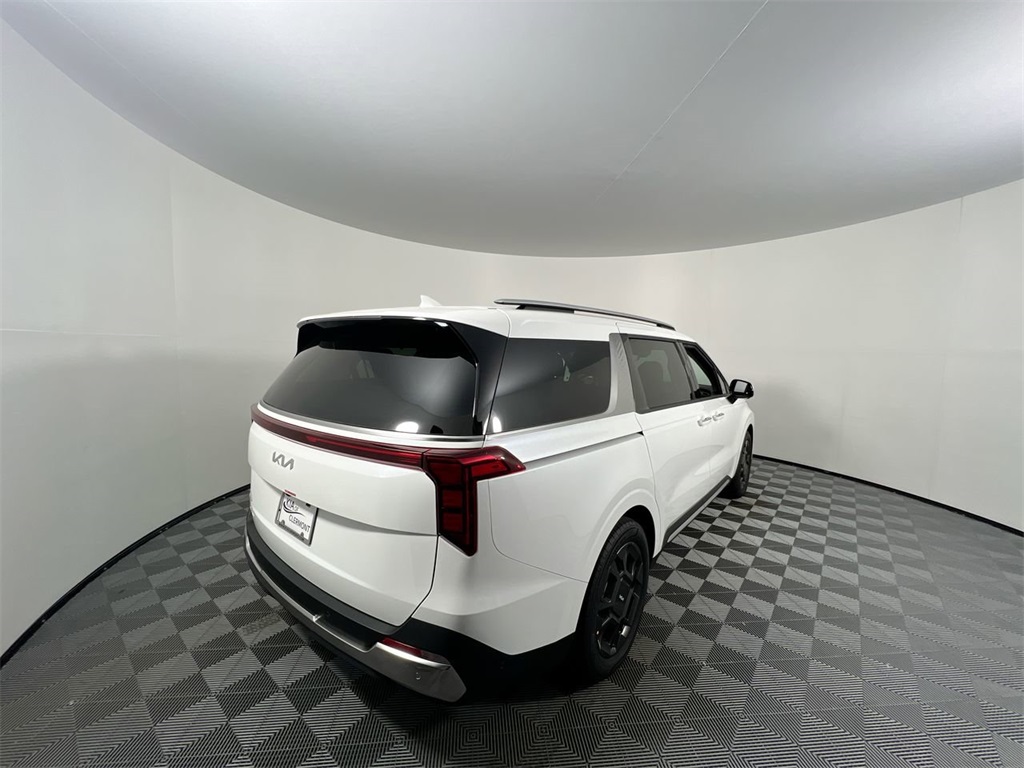 2026 Kia Carnival LX photo 2