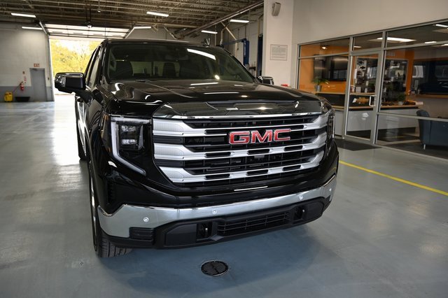2026 Gmc Sierra 1500 SLE photo 3