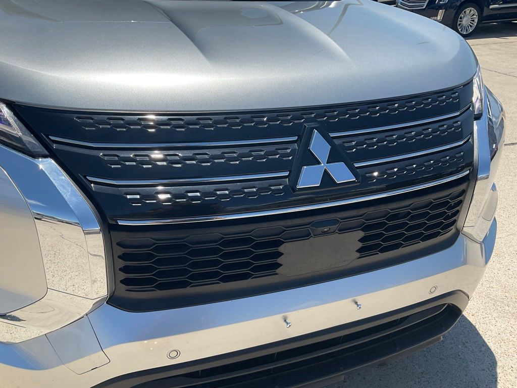 2023 Mitsubishi Outlander SE photo 8
