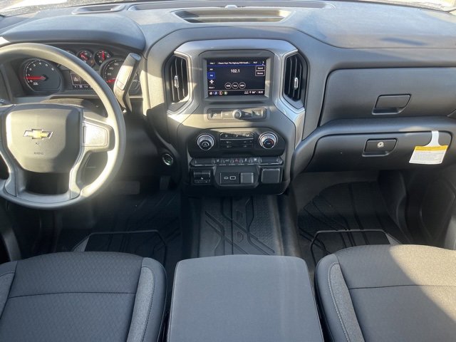 2025 Chevrolet Silverado 2500HD Custom photo 12