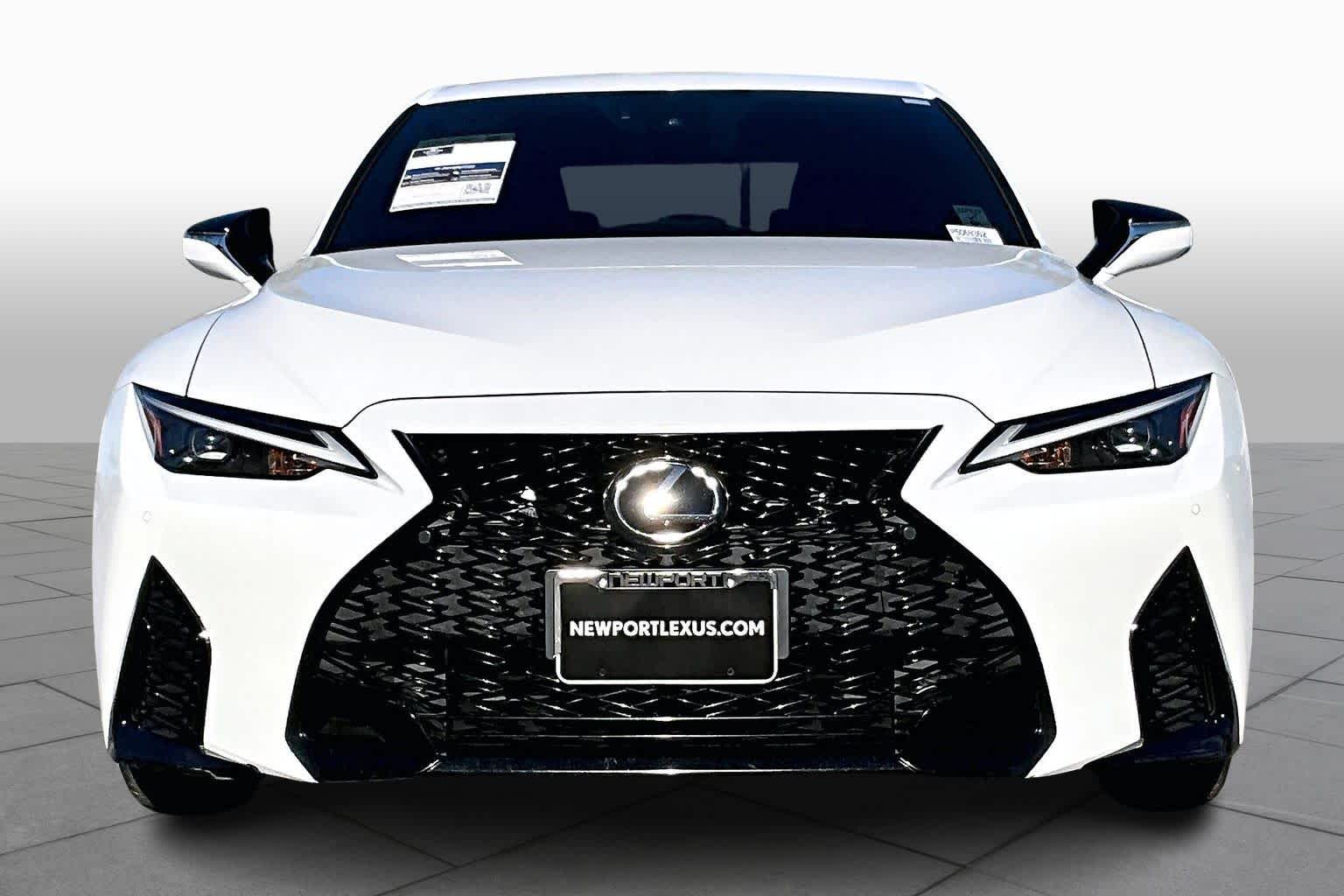 2023 Lexus IS 350 F SPORT photo 3