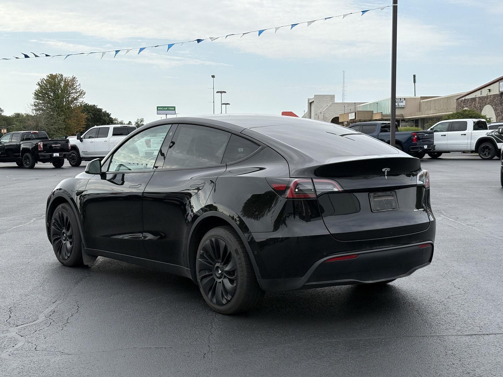 Used 2022 Tesla Model Y Long Range with VIN 7SAYGDEE9NF328135 for sale in Chillicothe, IL