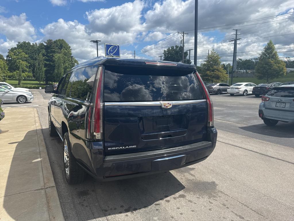 2020 Cadillac Escalade ESV Platinum photo 4