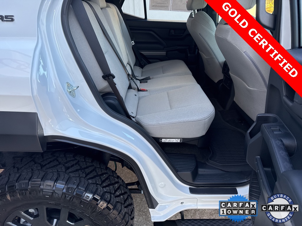 2025 Toyota 4Runner SR5 4WD photo 3