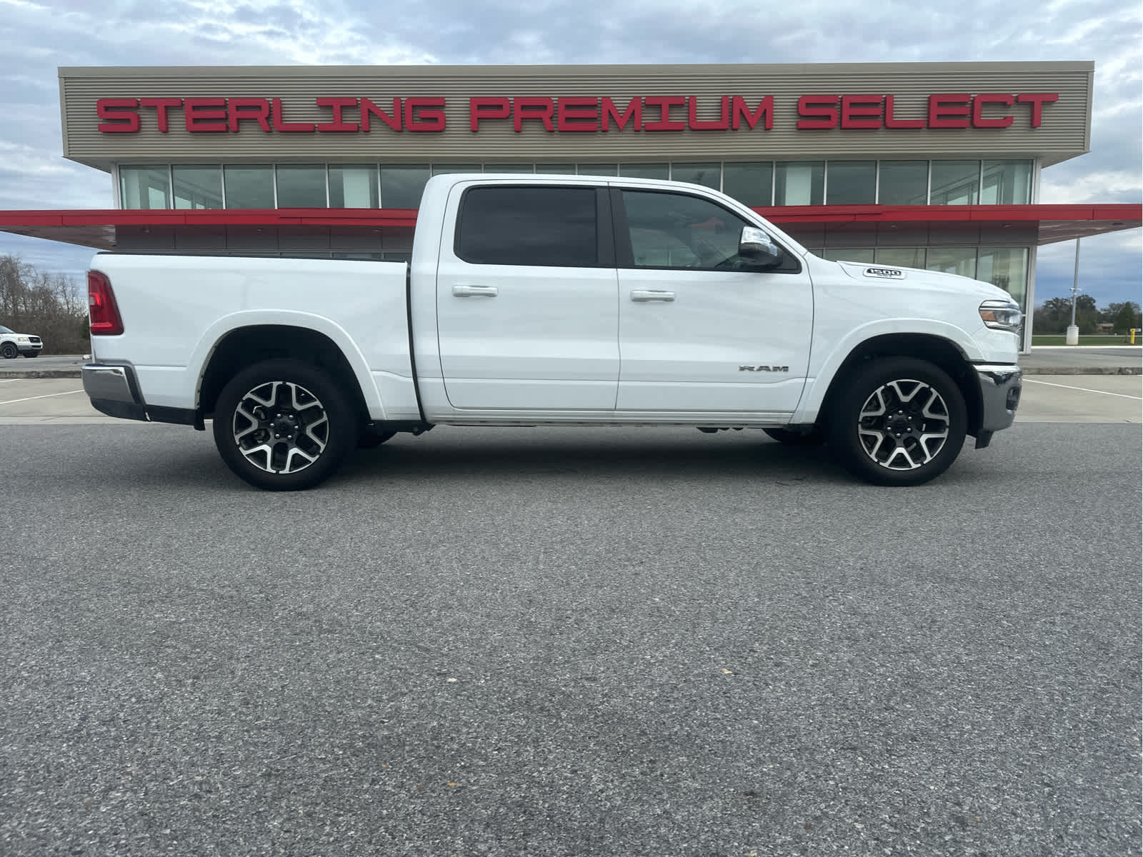 2025 RAM Ram 1500 Pickup Laramie's photo