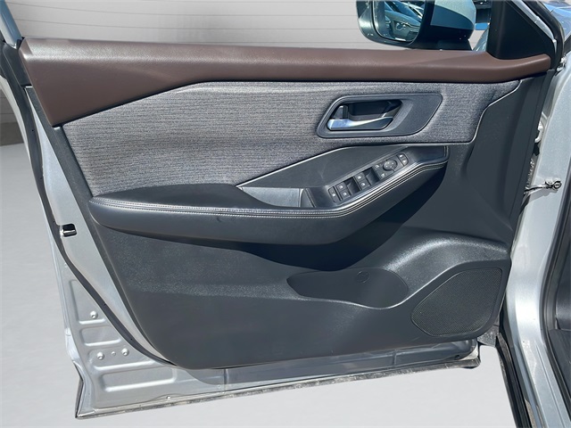 2023 Nissan Rogue SV photo 36
