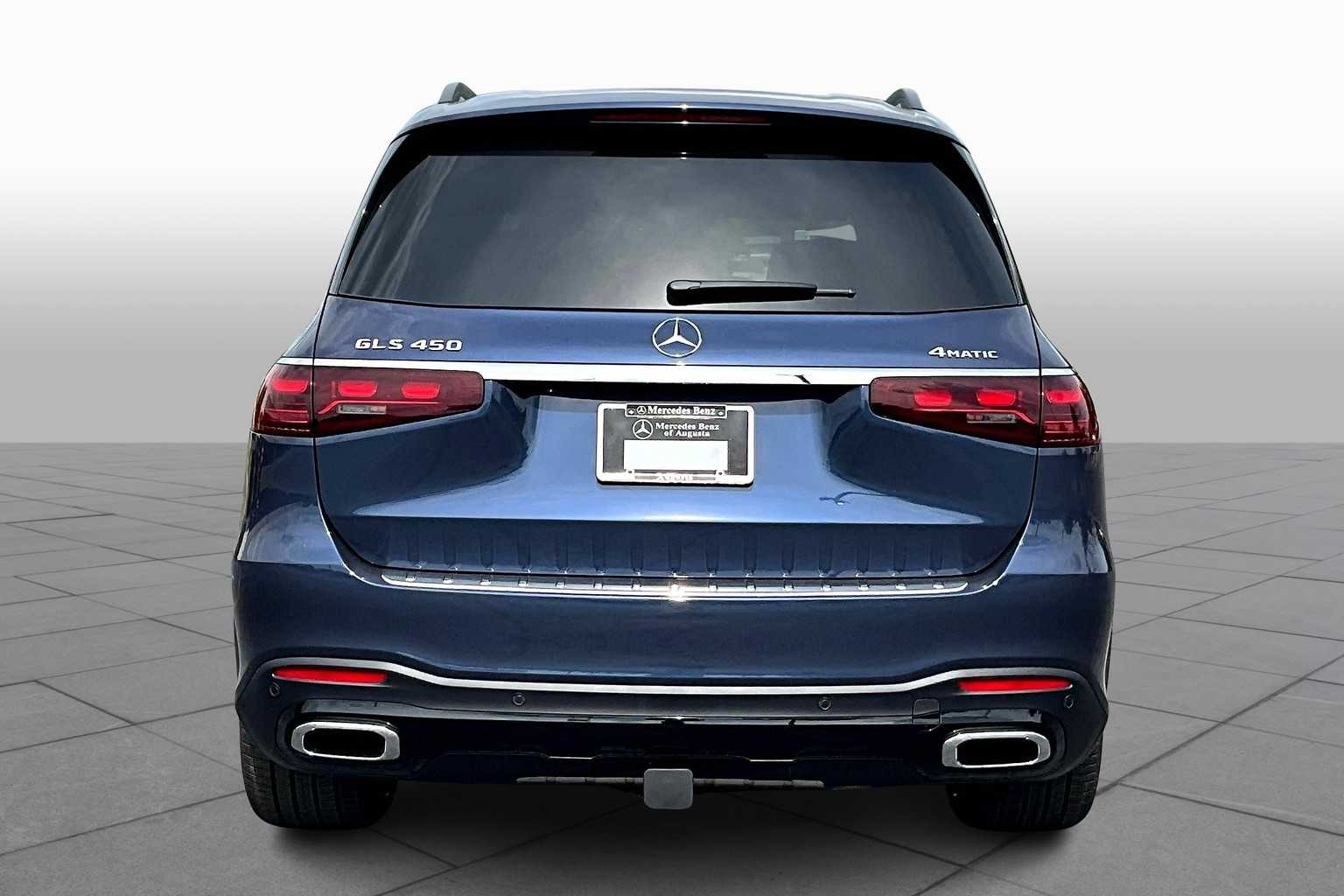 2025 Mercedes Benz GLS 450 4MATIC photo 4