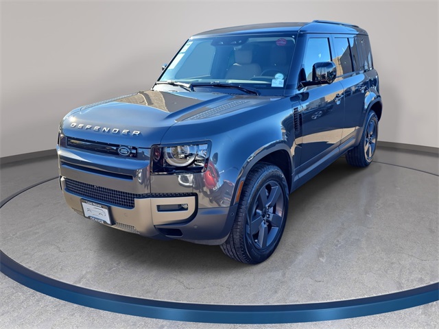 2026 Land Rover Defender S's photo